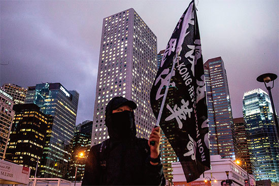 2019年12月30日，港人在中環愛丁堡廣場舉行主題為「香港人抗爭的日與夜」的集會。（Getty Images）