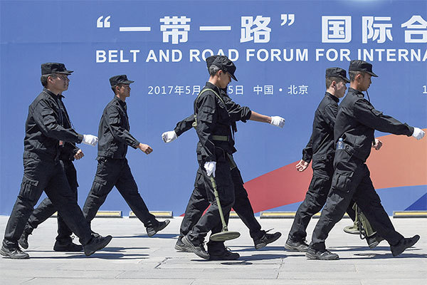 任何技術性的思路，都會被政治掛帥的中共拿來為黨的最高利益服務。「一帶一路」在海外有個臭名昭著的外號：債務外交。圖為2017年5月，北京「一帶一路」國際合作高峰論壇召開前夕。（Wang Zhao / AFP）