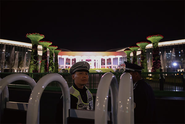 中國被中共統治了半個多世紀，國門關了幾十年，即使改革開放還是對不少外國商品進行諸多限制，如今才需要勞民傷財的搞進口博覽會。（Getty Images）