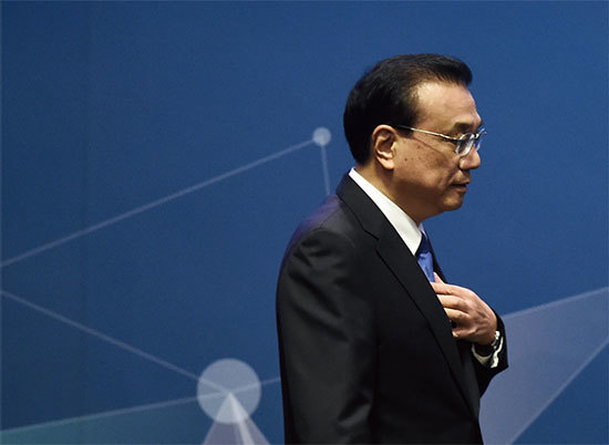 李克強主持召開中國國家科技領導小組第一次全體會議，研究出臺最新的中國科技發展戰略規劃，卻隻字未提「中國製造2025」，引發廣泛猜想。（AFP）