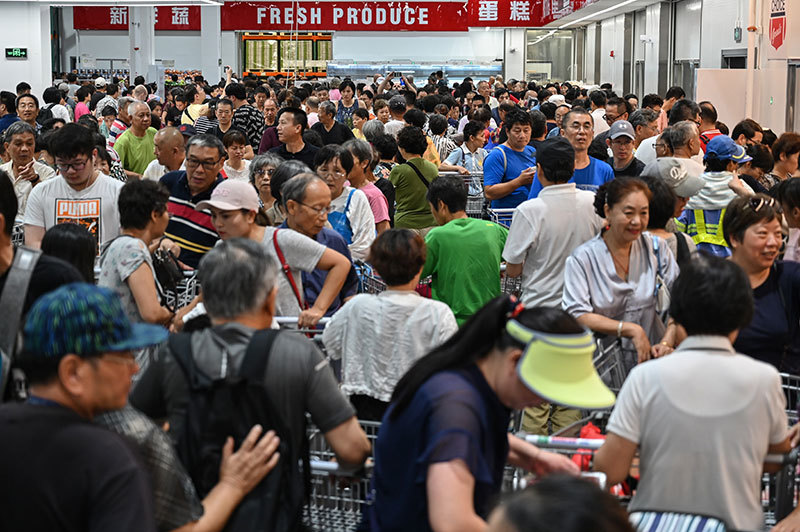 >退卡潮緊跟搶購潮 上海居民在Costco上演中國特色