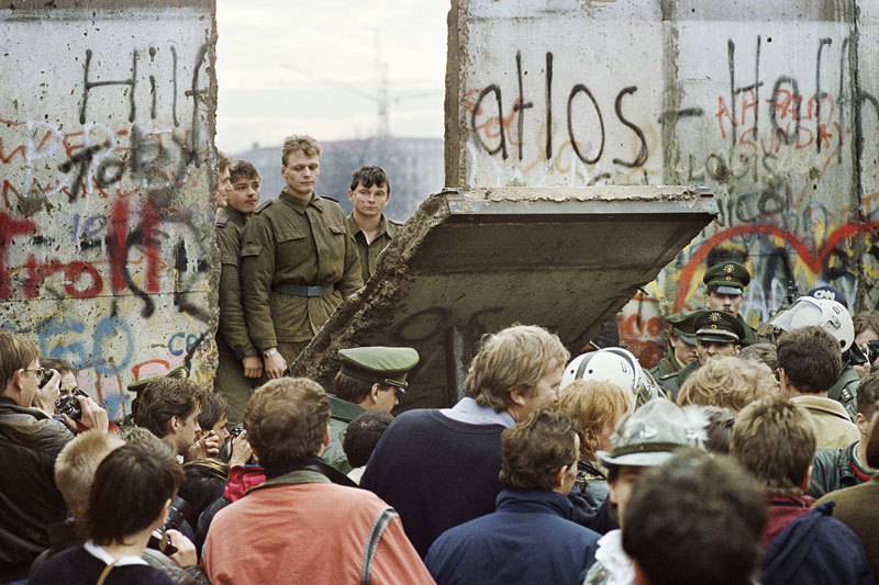 推倒柏林牆 32 周年 烏蘇拉的驚險翻牆經歷