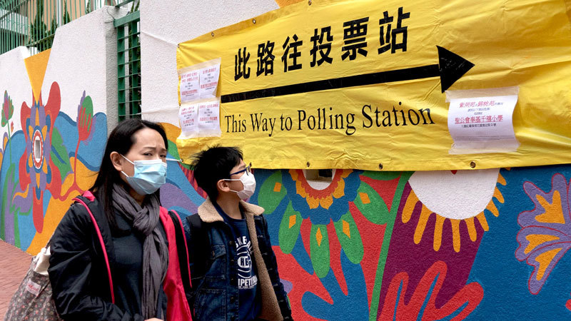 「用腳公投」 香港人內心堅持非暴力抵抗