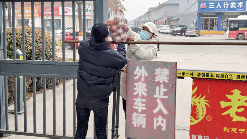 河南本土疫情蔓延多地 嚴苛防疫政策引民怨