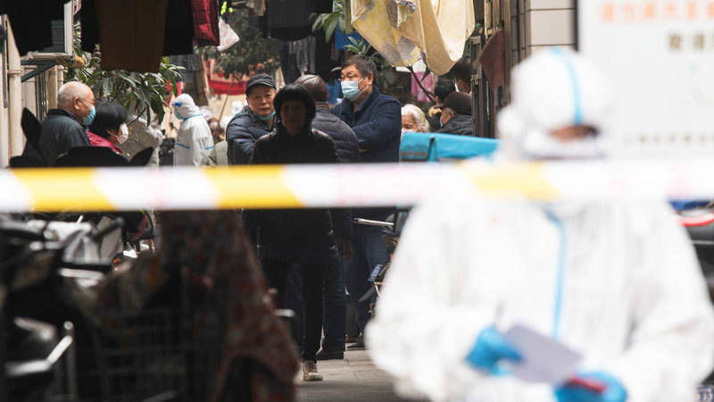 中國疫情大爆發 地方難扛動態清零