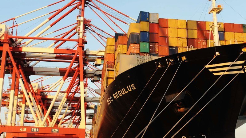 封城加頻繁檢測 滬港貨櫃大量堆積