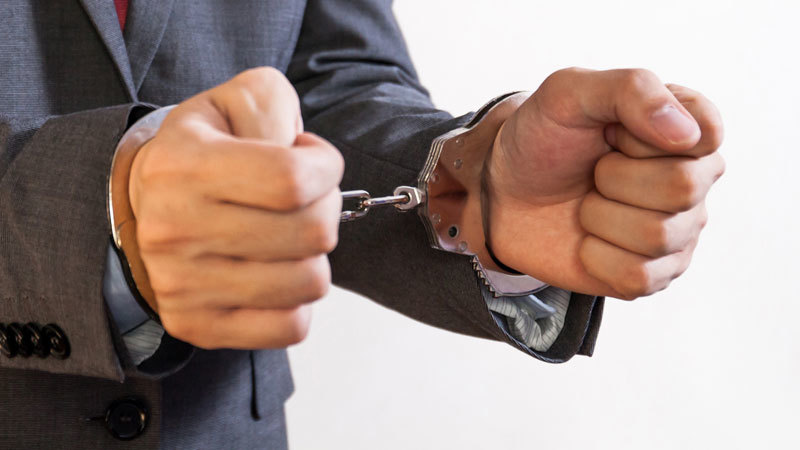 精心策劃十年騙局 神祕華人金主被捕