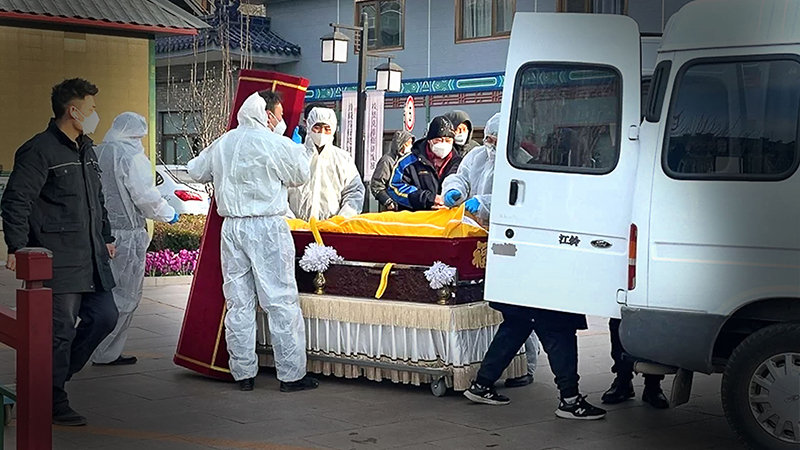 疫情致死亡飆升 傳北京醫院停屍房全爆滿