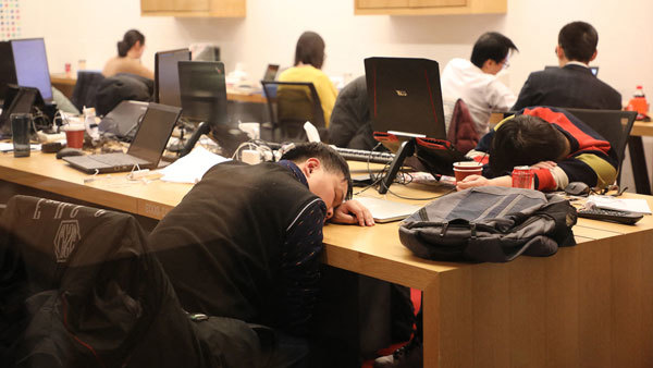 中國青年爭副業收入 賺五毛比寂寞更寂寞