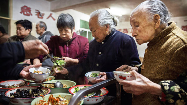 >再次老怕了！ 中共央行前行長：養老金靠個人補