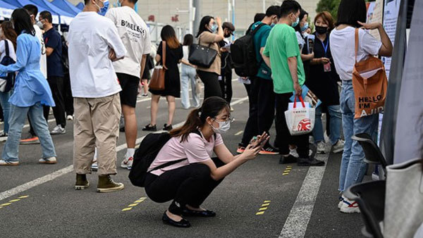 千萬失業青年成隱患 中共如同坐火山口