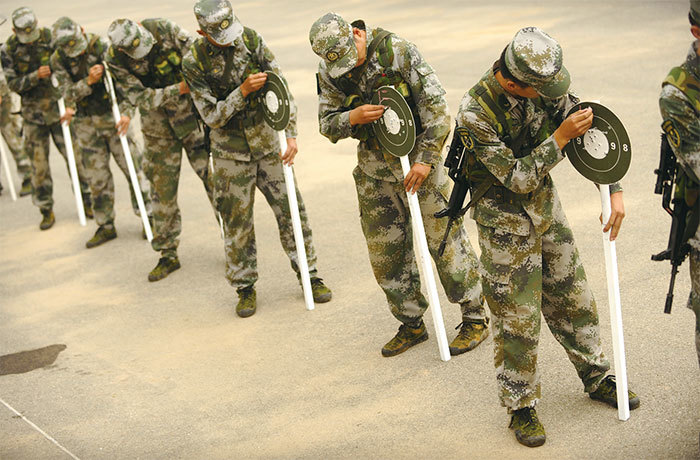 >中共將領透露共軍最大弱點 遼寧艦兩致命缺陷