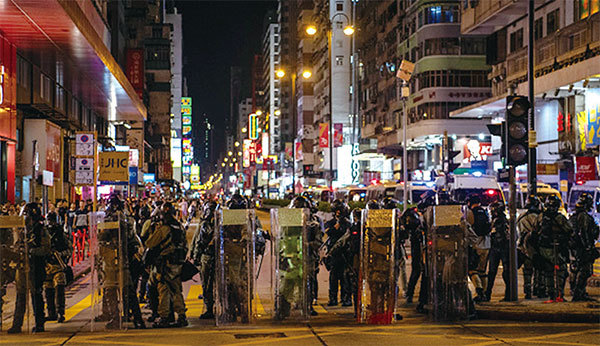 臺灣學者稱，香港已是「準戰爭狀態」，臺灣政府應幫助港人在臺灣成立流亡政府。（Getty Images）