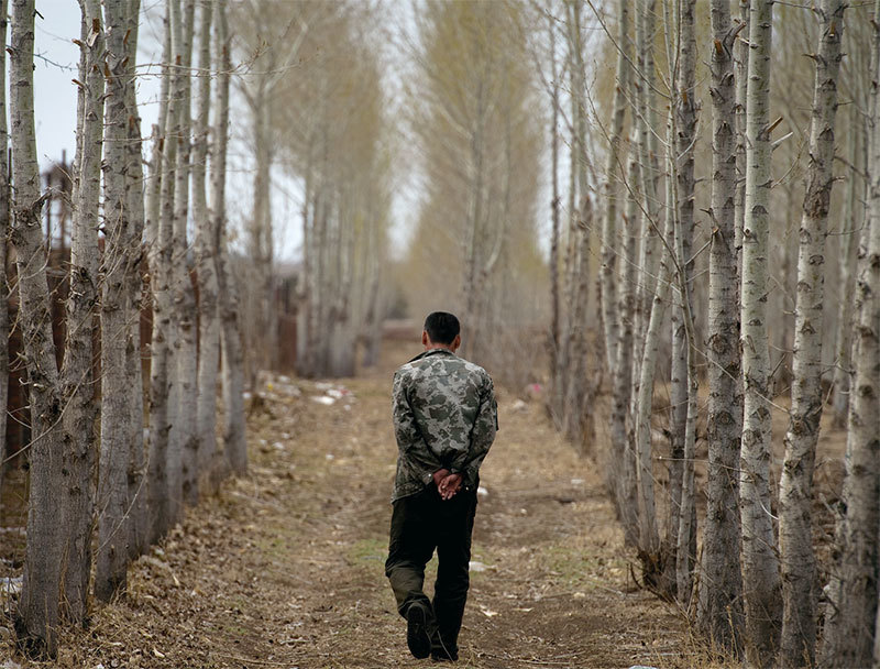 一個農民在中國東北靠近蘇聯邊境的一個村莊。（AFP）