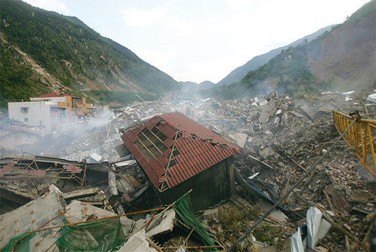2008年5．12大地震重災區之一的四川綿陽，2019年12月9日發生規模4.6地震。圖為2008年5月14日綿陽震災景象。（Getty Images）