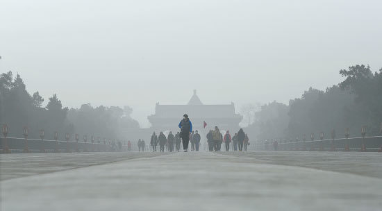 在共產黨竊據的神州大地上，數億人民關在鐵幕後被蹂躪洗腦，思想改造。（AFP）