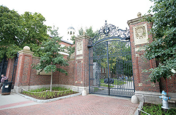 近十多年來，哈佛跟中共的關係越來越近，哈佛的肯尼迪學院為中共培訓上千名中共官員、軍隊將領，被戲稱為中共的「第二黨校」。圖為哈佛大學。（Getty Images）