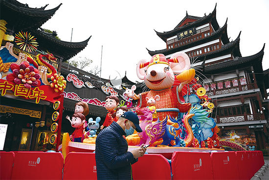 2019和2020豬鼠年間，中國爆發了大瘟疫，印證了預言「十愁難過豬鼠年」。（AFP）