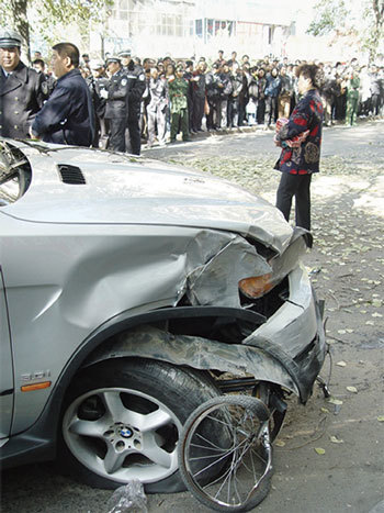 2003年10月16日「瘋狂寶馬」撞人案現場。