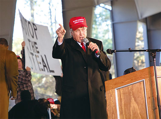 2020年12月2日林伍德律師在喬治亞州阿爾法雷塔市（Alpharetta）集會上發言。（林樂予／大紀元）