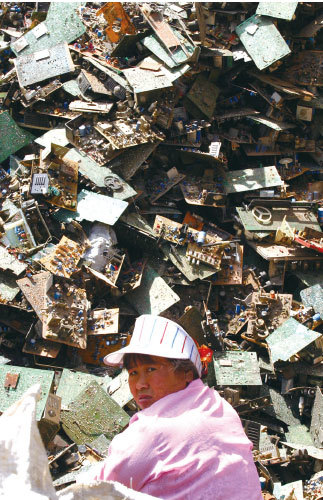天津一些突出環境問題，長期沒有得到解決。圖為天津北辰區楊嘴村，一個以回收並拆分廢品而聞名的「垃圾村」。（大紀元資料室）
