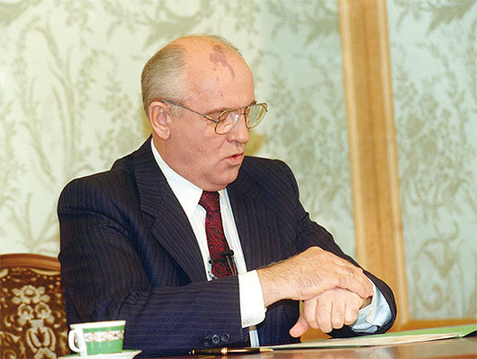 1991年12月25日耶誕節，蘇聯最後一位總統戈爾巴喬夫在莫斯科發表電視講話宣布辭職，被視為宣讀蘇聯「死亡通知書」。（Vitaly Armand / AFP）