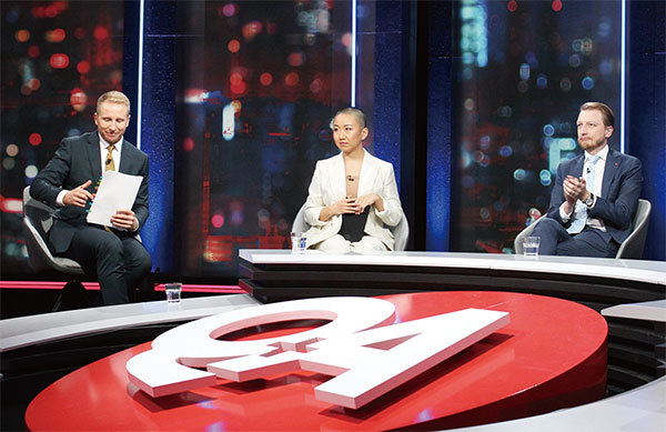 2020年2月，許秀中參加澳洲廣播公司（ABC）《問與答》（Q+A）節目，與中國駐澳公使王晰寧進行辯論。圖為許秀中在《問與答》節目上。（Jonoaldor／維基百科）