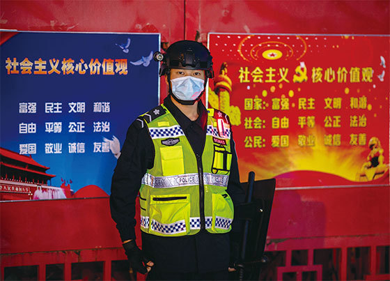 種種跡象顯示，中共文宣與意識形態領域面臨新一輪清洗風暴。圖為2020年10月13日北京街道上一處宣傳海報。（Nicolas Asfouri / AFP）'