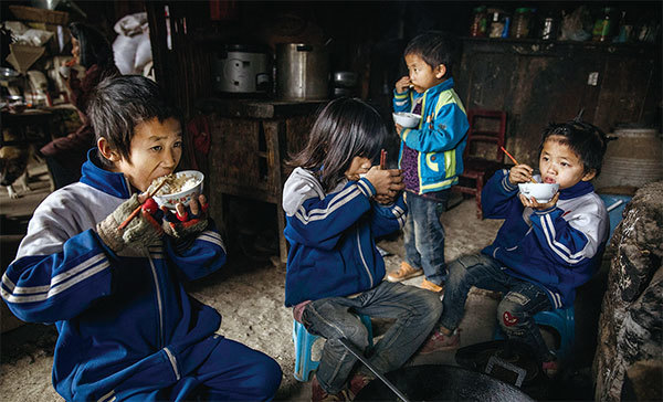 2020年受疫情影響，糧食等大宗農產品的貿易及供應鏈受到衝擊，國際市場供給的不確定性上升。如果問題持續發展，中國必須舉全國之力解決14億人的吃飯問題。（Kevin Frayer/Getty Images）