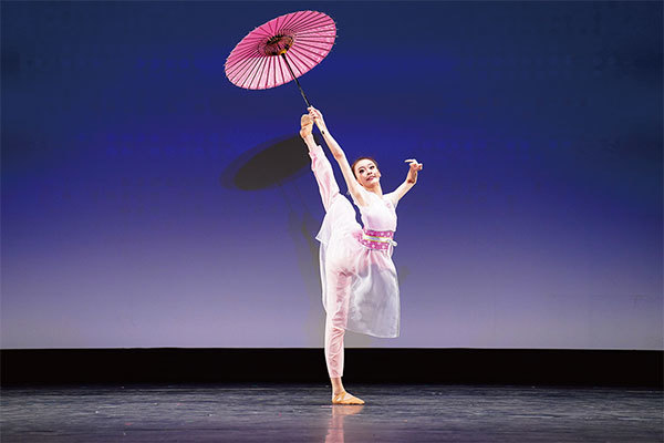 少年女子組黃悅表演舞蹈《初春細雨》。（戴兵／大紀元）