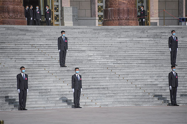 中共在2049年其奪取政權百年之前的最大目標，就是爭取成為一個在經濟和科技上能擁有超過美國實力的全球老大。圖為2020年5月22日，北京人民大會堂召開全國人民代表大會的開幕前夕。（Leo Ramirez / AFP）