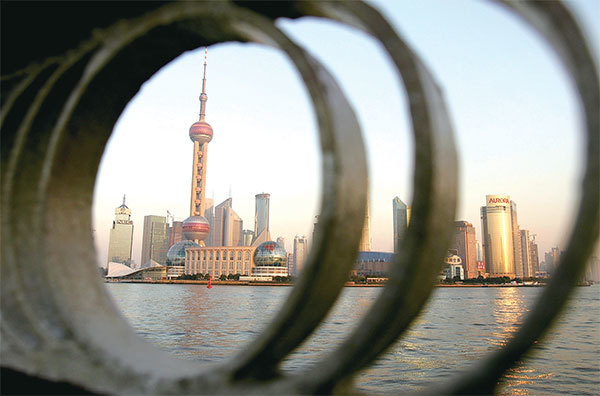 三退民眾表示，中共把自己陷到一個接一個城市的社會面清零、全域靜止的迴圈裡面，老天真是有眼。（China Photos / Getty Images）