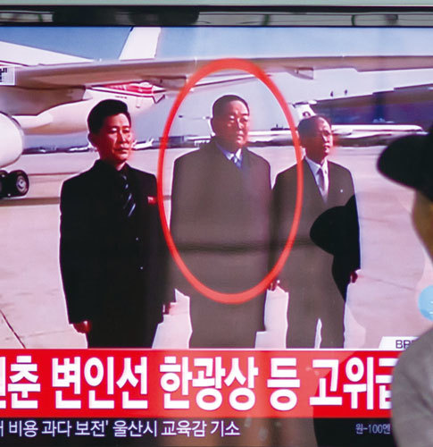 據韓國情報部2015年的報告，北韓國防部長玄永哲因在一次軍事活動中打瞌睡未執行指令，被金正恩下令以高射砲處決。（AFP）