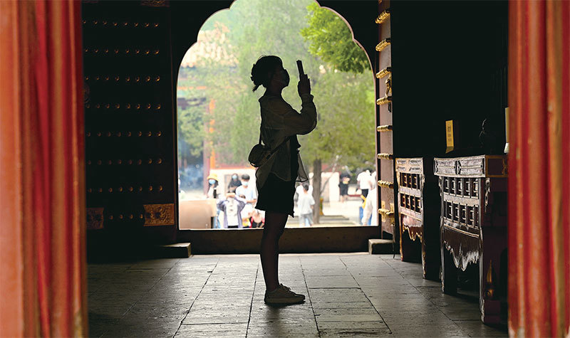 中華大地自古以來就被稱為「神州」，中華文化被稱為「神傳文化」。圖為2022年7月19日北京雍和宮。（Noel Celis / AFP）