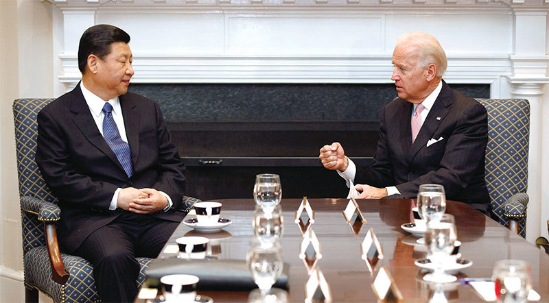 2012年2月14日，時任美國副總統拜登與時任中國國家副主席習近平在華府會晤。（Chip Somodevilla / Getty Images)