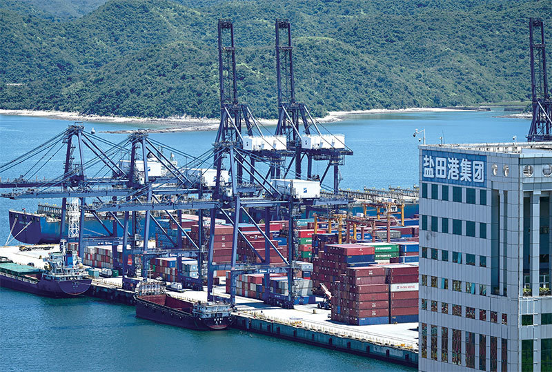 2022年第三季度，海運價格繼續走低。圖為2022年7月13日中國深圳鹽田港。（Jade Gao / AFP）