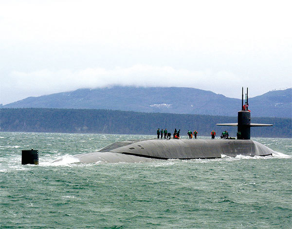 10月13日，美國海軍宣布，密西根號核動力潛艇駛入韓國釜山港，執行定期布署西太平洋的任務。密西根號曾在4月25日駛入釜山港，半年內二次入港，引人猜測。圖為密西根號核潛艇資料照。（U.S. Navy / Getty Images）