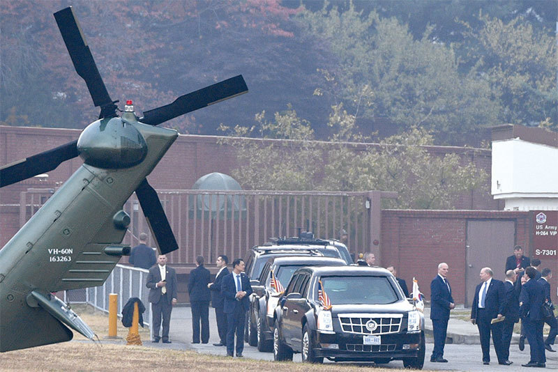 白宮透露，11月8日上午，韓國總統文在寅陪同川普突擊訪問韓朝非軍事區（DMZ），但由於天氣惡劣，不得不折返。（Getty Images）