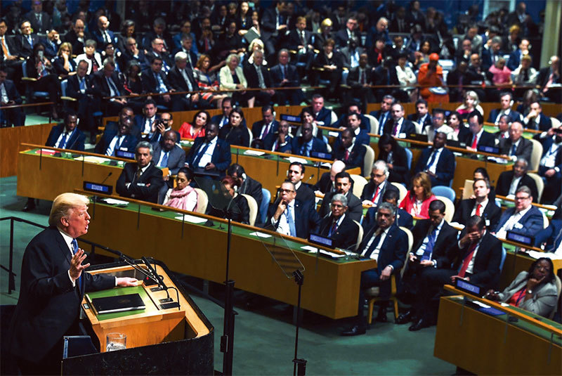 美國總統川普9月19日在聯合國大會表示，從蘇聯到古巴及委內瑞拉，無論它們採行的是社會主義或者共產主義，結果都是痛苦、崩壞和敗亡。（AFP）