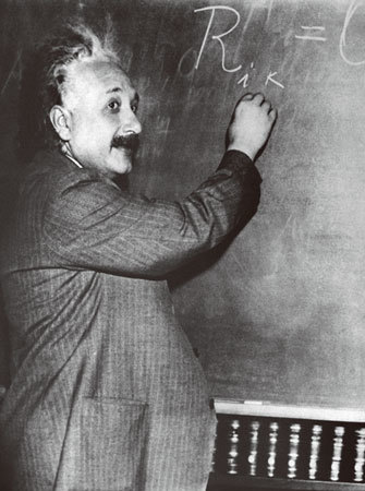 愛因斯坦是歷史上公認的最偉大科學家之一。當他窮盡了物理世界的客觀規律之後，發現關於宇宙問題的最終答案，只能指向神。因此，在晚年時期他走入了宗教。（AFP）