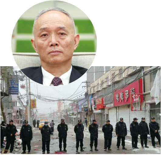 北京大興發生火災後，北京市委書記蔡奇（上）出動大批特警、公安等，趕走幾十萬被稱為「低端人口」的外地務工人員。（新紀元合成圖）