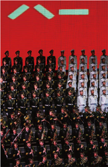 由軍隊後代組建的所謂「開國將軍後代合唱團」被習斥責「不務正業」。圖為中共軍隊合唱表演。（Getty Images）