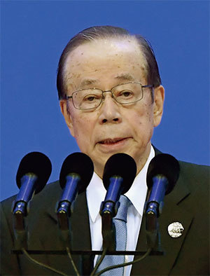 4月11日日本前首相福田康夫出席了亞洲博鰲論壇，以「做了多方面努力」一言帶過日美貿易戰日本退讓背後的艱辛努力。（新紀元資料室）