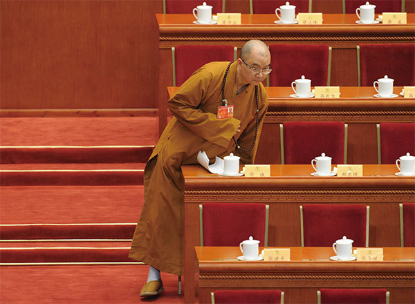 8月15日，中共佛教協會會長釋學誠遭出家女弟子舉報性侵而被官方宣布下臺。圖為釋學誠參加2014年中共兩會。（Getty Images）