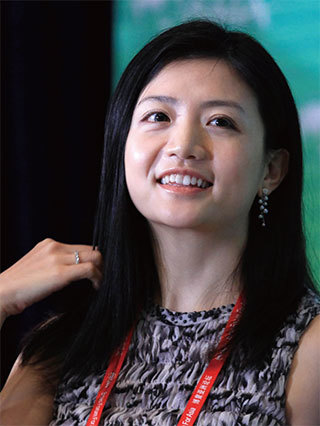 2010年，年僅30歲的李穎成為雲鋒基金最早的三位創辦人之一。她坐擁百億資產，是馬雲手下最得力的幹將。（大紀元資料室）