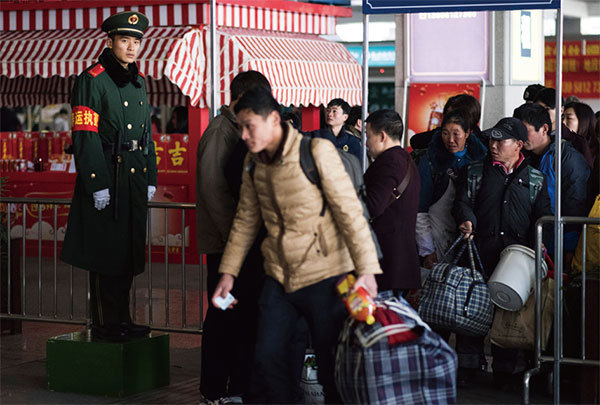 中共的社會信用體系已造成逾千萬中國人民無法買機票、數百萬人不能搭火車。（AFP）