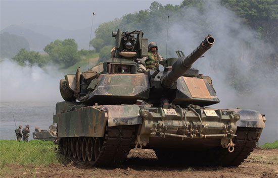 特朗普總統在2018年最後一天簽署《亞洲再保證倡議法》（ARIA），條文重申美國應定期對臺出售防禦性武器。圖為美國M1A2坦克。（Getty Images）