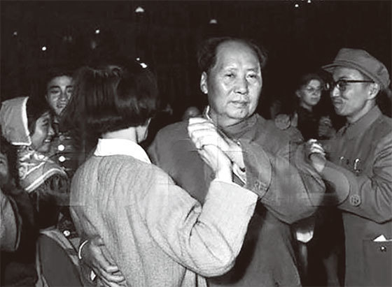 中共建政後，中南海當年每周都為毛澤東舉辦舞會。（資料圖片）