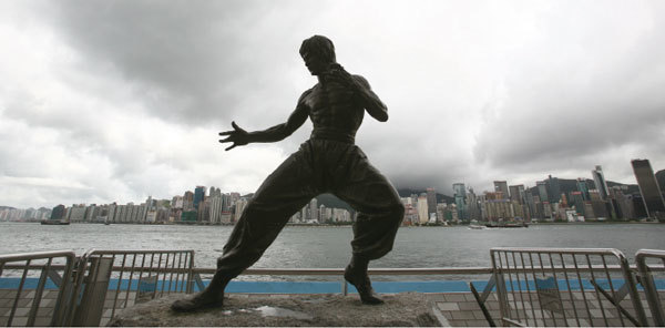 人們在驚歎好萊塢功夫巨星李小龍高超武技的同時，也不禁嘆息他33 歲英年早逝。（Getty Images）