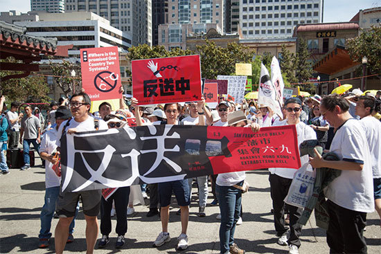 2019年6月9日，舊金山逾500人遊行集會，聲援香港反「送中」大遊行。（周鳳臨／大紀元）